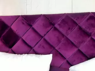 AvyMilton's Live Sex Cam Show