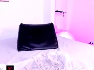 Charlote-zc-teen's Live Sex Cam Show