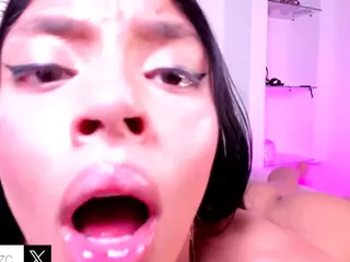 Charlote-zc-teen's Live Sex Cam Show