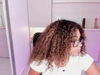 trishamoon's Live Sex Cam Show