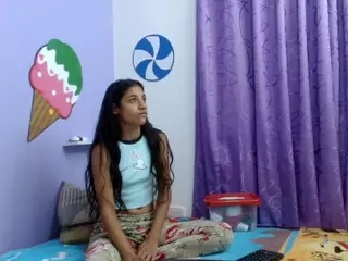 skinnycanella18's Live Sex Cam Show