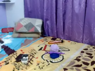 skinnycanella18's Live Sex Cam Show