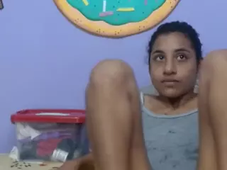 skinnycanella18's Live Sex Cam Show