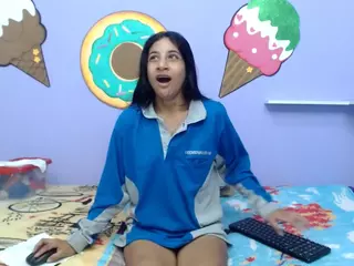 skinnycanella18's Live Sex Cam Show