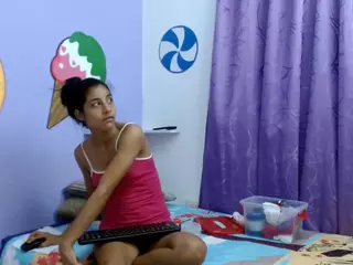 skinnycanella18's Live Sex Cam Show
