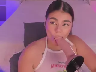 AliceThunder's Live Sex Cam Show