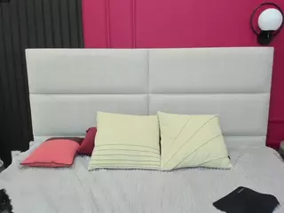 LindaInsatiable's Live Sex Cam Show