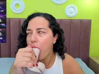 LindaInsatiable's Live Sex Cam Show