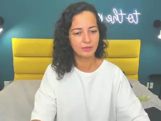 LindaInsatiable's Live Sex Cam Show