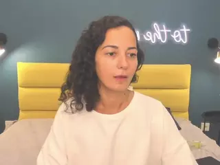 LindaInsatiable's Live Sex Cam Show