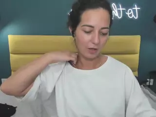 LindaInsatiable's Live Sex Cam Show