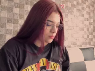 Sophiacyrus1's Live Sex Cam Show