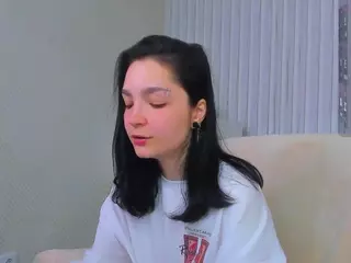 Luna-Moon13's Live Sex Cam Show