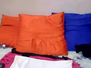 Bella's Live Sex Cam Show
