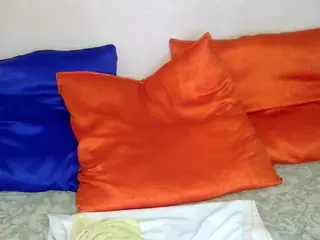 Bella's Live Sex Cam Show