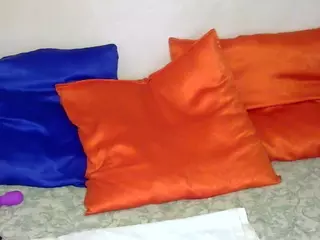Bella's Live Sex Cam Show