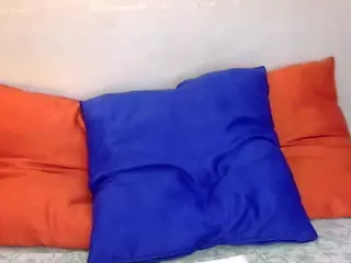 Bella's Live Sex Cam Show