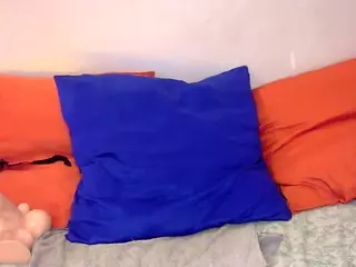 Bella's Live Sex Cam Show