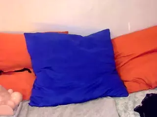 Bella's Live Sex Cam Show