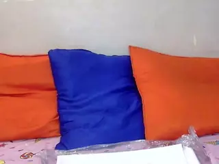 Bella's Live Sex Cam Show