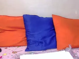 Bella's Live Sex Cam Show