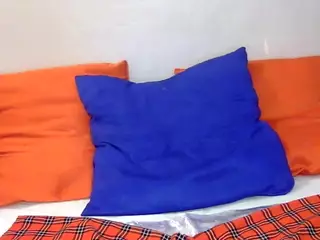 Bella's Live Sex Cam Show