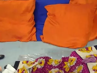 Bella's Live Sex Cam Show