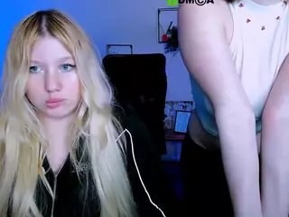 juli-kisss's Live Sex Cam Show