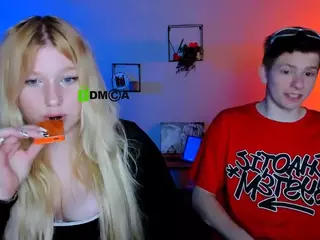 juli-kisss's Live Sex Cam Show