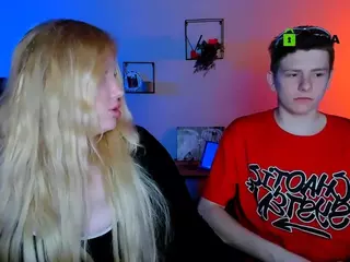 juli-kisss's Live Sex Cam Show