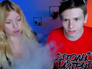 juli-kisss's Live Sex Cam Show
