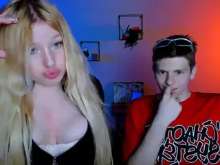 juli-kisss's Live Sex Cam Show