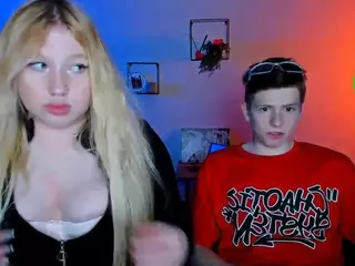 juli-kisss's Live Sex Cam Show