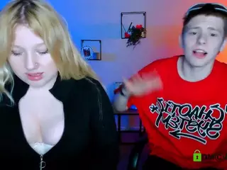 juli-kisss's Live Sex Cam Show