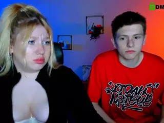 juli-kisss's Live Sex Cam Show