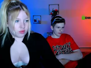 juli-kisss's Live Sex Cam Show