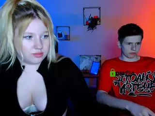 juli-kisss's Live Sex Cam Show