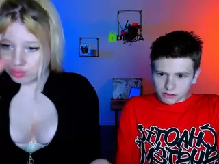juli-kisss's Live Sex Cam Show
