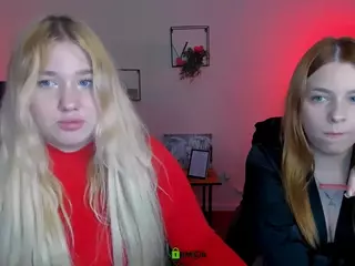 juli-kisss's Live Sex Cam Show
