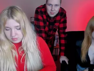 juli-kisss's Live Sex Cam Show