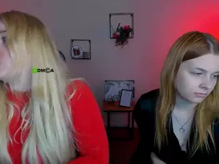 juli-kisss's Live Sex Cam Show