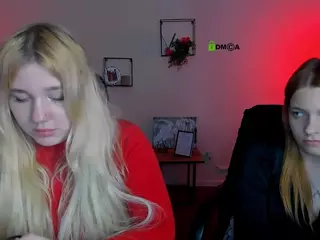 juli-kisss's Live Sex Cam Show