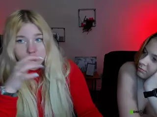 juli-kisss's Live Sex Cam Show