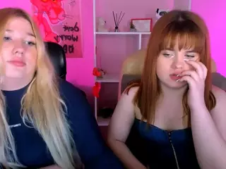 juli-kisss's Live Sex Cam Show
