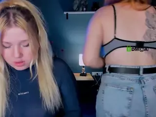 juli-kisss's Live Sex Cam Show