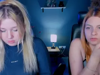juli-kisss's Live Sex Cam Show