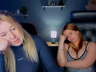 juli-kisss's Live Sex Cam Show