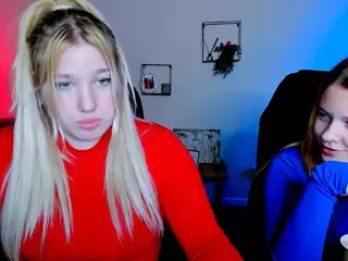 juli-kisss's Live Sex Cam Show