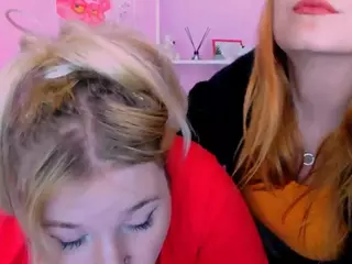 juli-kisss's Live Sex Cam Show