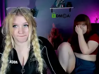 juli-kisss's Live Sex Cam Show